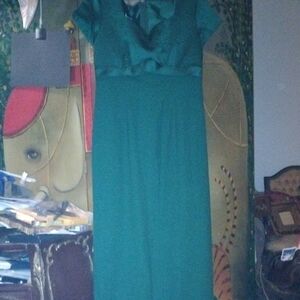 Vintage Chic Emerald Maxi Dress